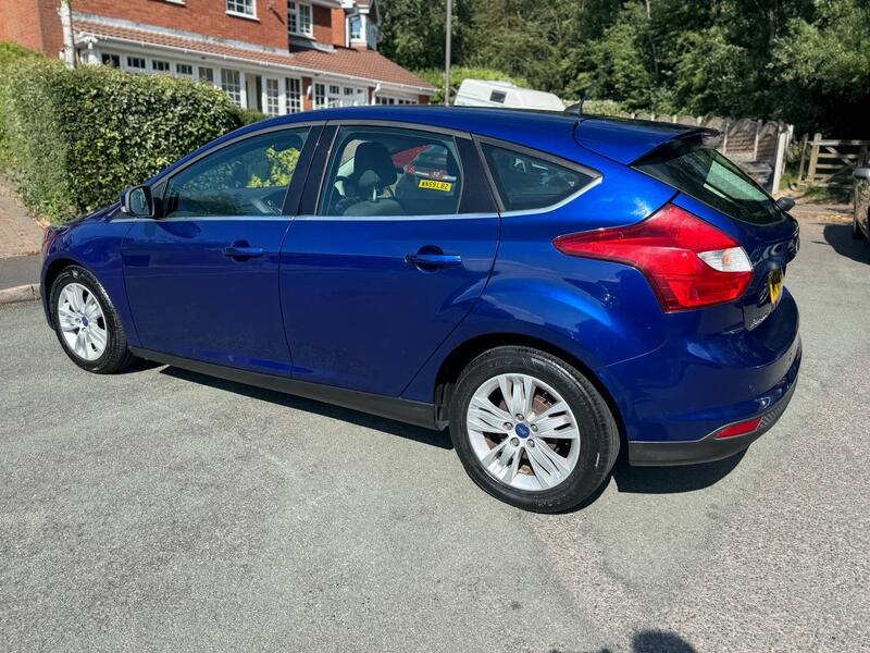 FORD FOCUS