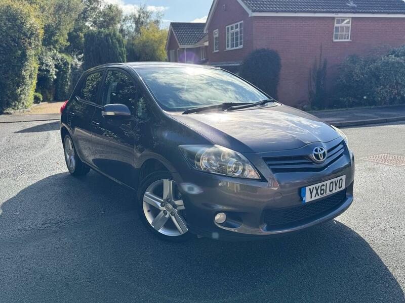 View TOYOTA AURIS 1.6 V-Matic SR