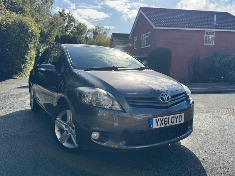 View TOYOTA AURIS 1.6 V-Matic SR